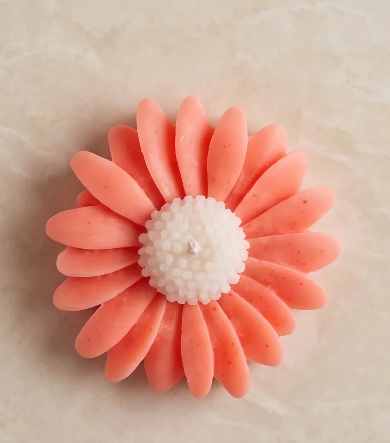 Daizy Flower Floating Candle – Orange view 3